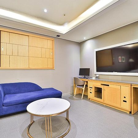 Seomyeon Ib Hotel ปูซาน ภายนอก รูปภาพ